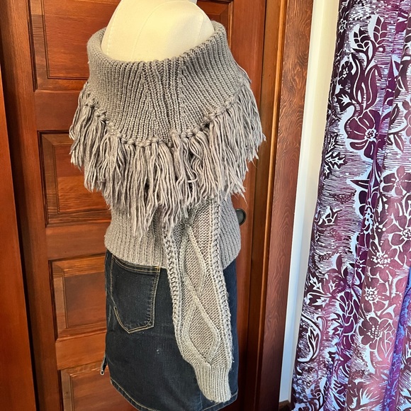 ChicWish S/M Grey Fringe Off Shoulder Sweater - Cozy and Romantic! - Picture 5 of 6
